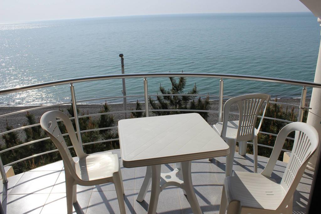 Festina Lente Hotel Kobuleti Ngoại thất bức ảnh
