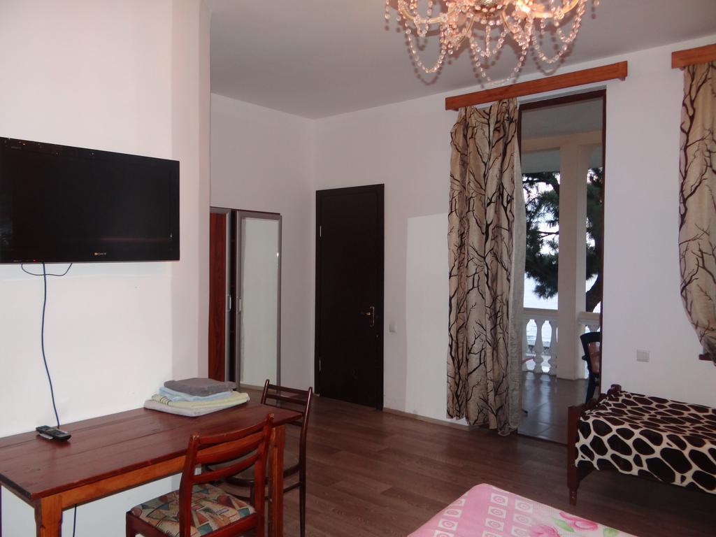 Festina Lente Hotel Kobuleti Ngoại thất bức ảnh