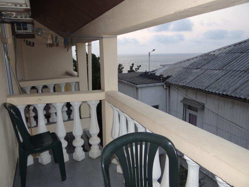 Festina Lente Hotel Kobuleti Ngoại thất bức ảnh