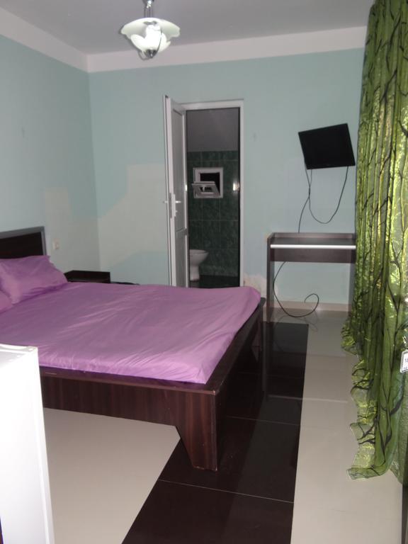 Festina Lente Hotel Kobuleti Ngoại thất bức ảnh