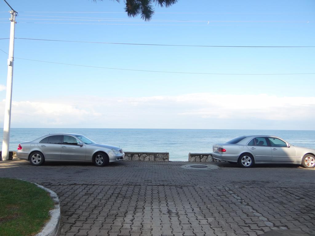 Festina Lente Hotel Kobuleti Ngoại thất bức ảnh